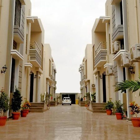 Zifan Hotel & Suites Karachi Exterior foto
