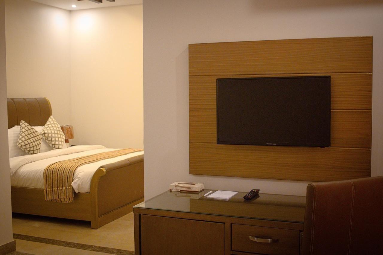 Zifan Hotel & Suites Karachi Exterior foto