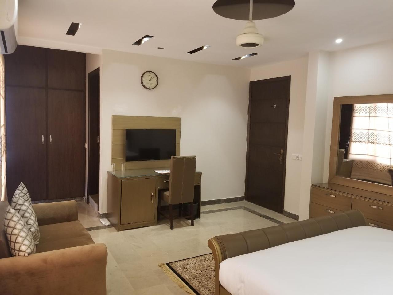 Zifan Hotel & Suites Karachi Exterior foto