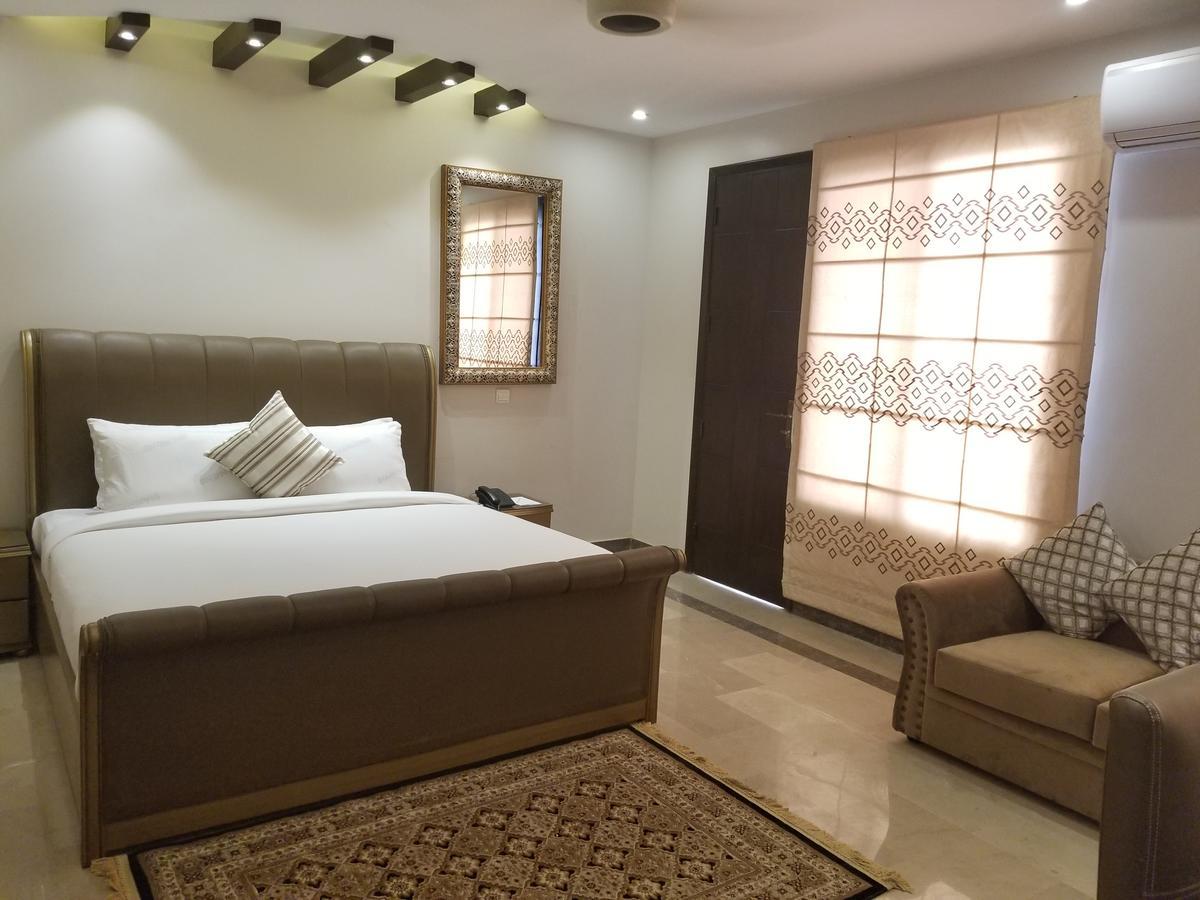 Zifan Hotel & Suites Karachi Exterior foto