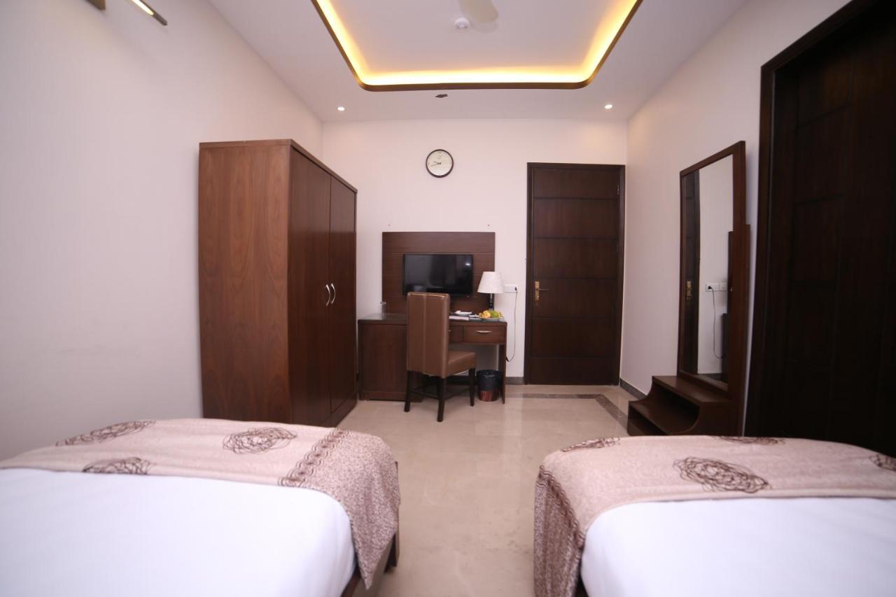 Zifan Hotel & Suites Karachi Exterior foto