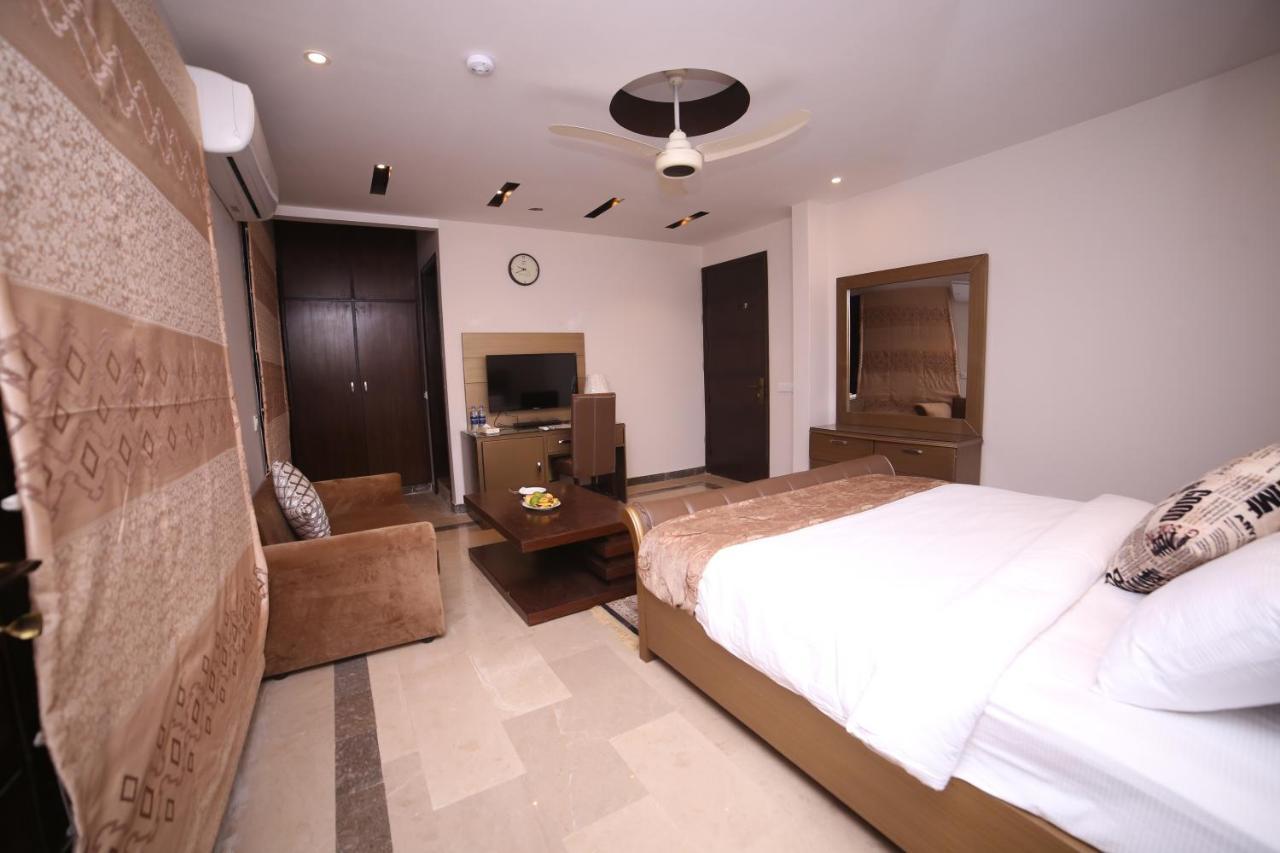 Zifan Hotel & Suites Karachi Exterior foto