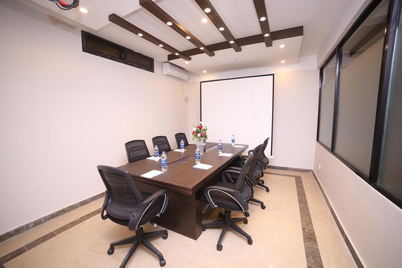 Zifan Hotel & Suites Karachi Exterior foto