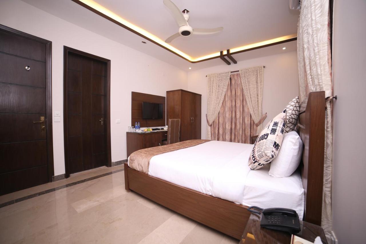 Zifan Hotel & Suites Karachi Exterior foto